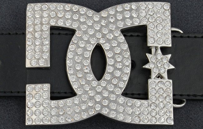 rhinestone belt buckle showing interlocking 