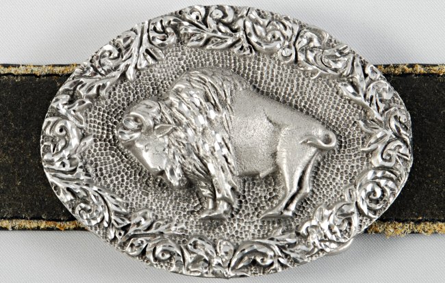 oval pewter belt buckle of buffalo nickel bison